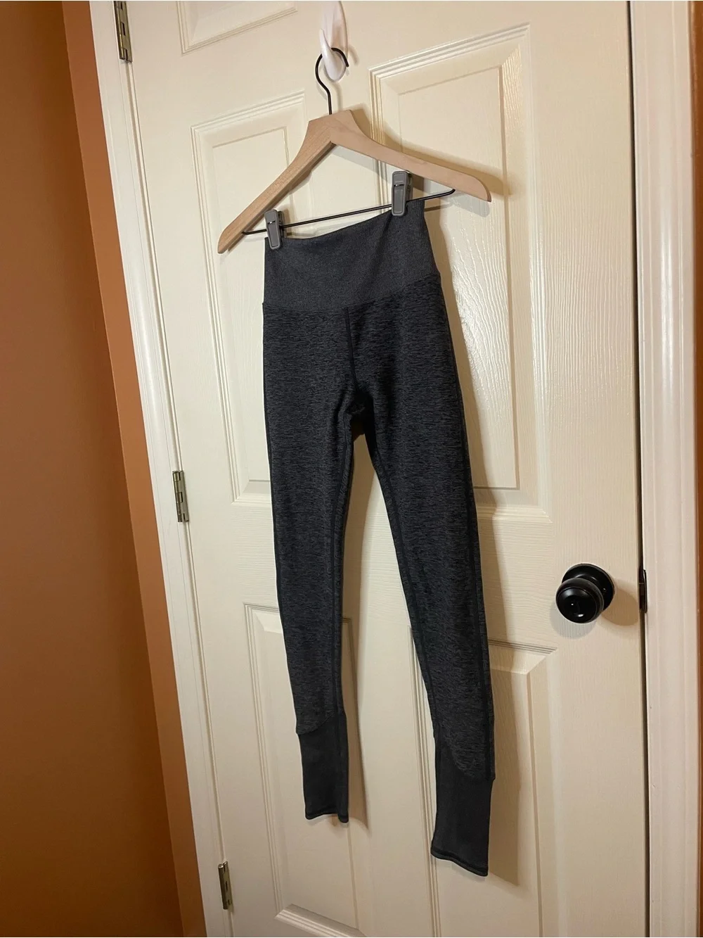 Alo Yoga Alosoft Lounge Legging in Dark Heather Grey Size Small